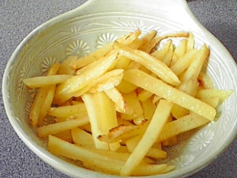 切って焼くだけ簡単揚げないフライドポテト